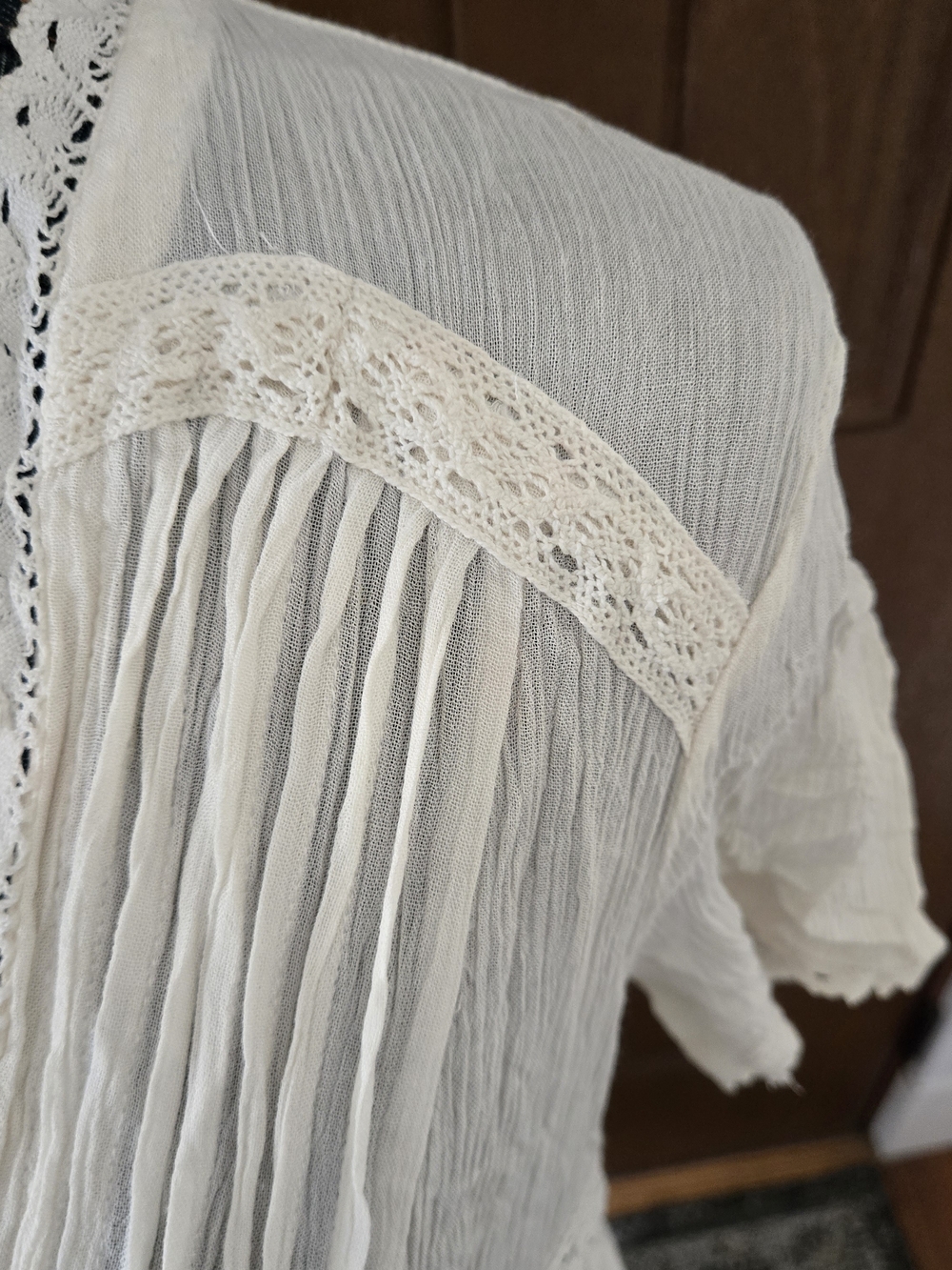 Boho White Button-Front Maxi Dress with Lace Panels - Picture 5 of 6